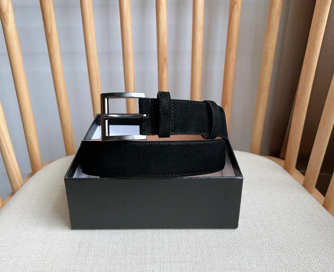 💰480💰Full package💰 💍Purchase-grade PRADA (Prada) ⚡️🌹The latest model at the counter. This suede leather belt has a simple yet exquisite style. The end is eye-catchingly decorated with an enamel triangular metal logo⚡️🌹It is the brand's iconic material. Unisex Width 3.5cm