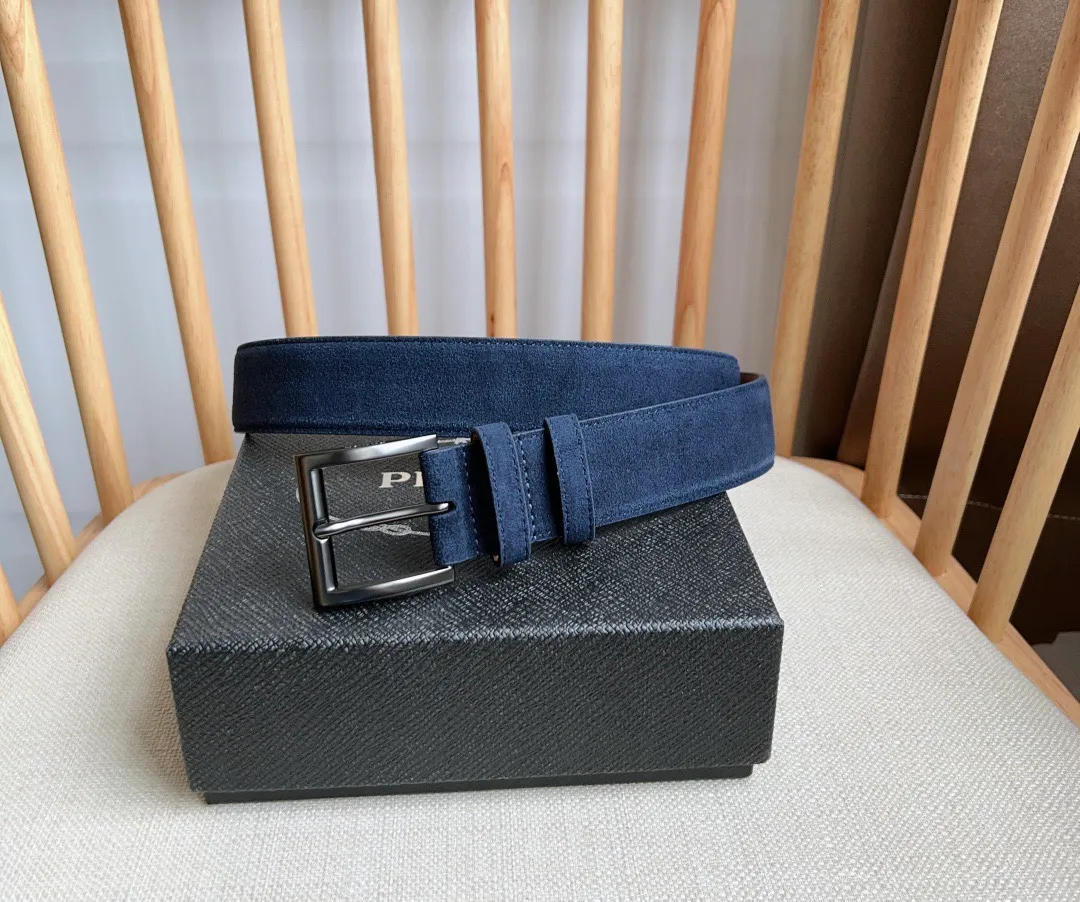 💰480💰Full package💰 💍Purchase-grade PRADA (Prada) ⚡️🌹The latest model at the counter. This suede leather belt has a simple yet exquisite style. The end is eye-catchingly decorated with an enamel triangular metal logo⚡️🌹It is the brand's iconic material. Unisex Width 3.5cm