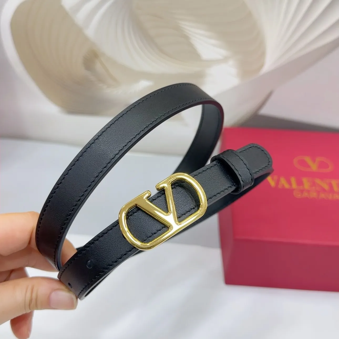 💰460💰Full package💰 💍Purchasing-grade Valentino belt ⚡️Width 2.0cm, double-sided first-layer cowhide leather ⚡️Length: .75.80.85.90.95.100 Euro, two-color hardware copper buckle original mold opening and customization to celebrate][Celebration][Celebration]