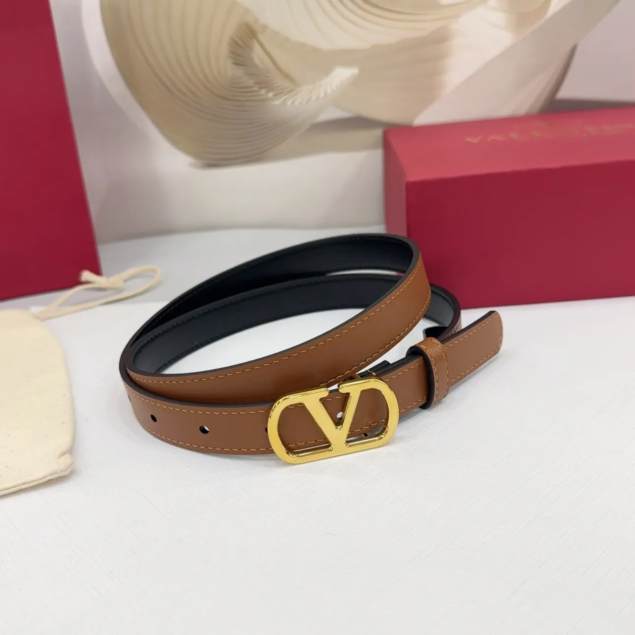 💰460💰Full package💰 💍Purchasing-grade Valentino belt ⚡️Width 2.0cm, double-sided first-layer cowhide leather ⚡️Length: .75.80.85.90.95.100 Euro, two-color hardware copper buckle original mold opening and customization to celebrate][Celebration][Celebration]