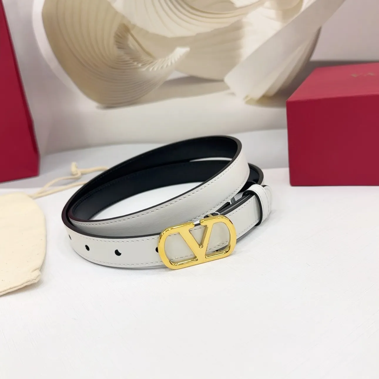 💰460💰Full package💰 💍Purchasing-grade Valentino belt ⚡️Width 2.0cm, double-sided first-layer cowhide leather ⚡️Length: .75.80.85.90.95.100 Euro, two-color hardware copper buckle original mold opening and customization to celebrate][Celebration][Celebration]