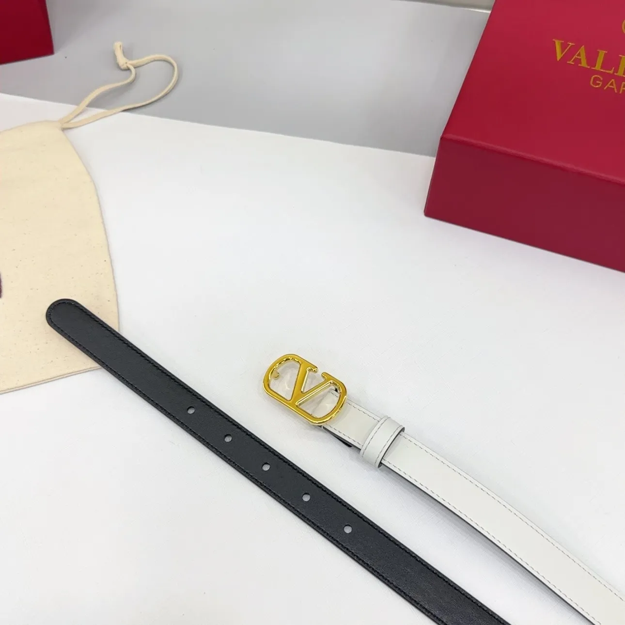 💰460💰Full package💰 💍Purchasing-grade Valentino belt ⚡️Width 2.0cm, double-sided first-layer cowhide leather ⚡️Length: .75.80.85.90.95.100 Euro, two-color hardware copper buckle original mold opening and customization to celebrate][Celebration][Celebration]