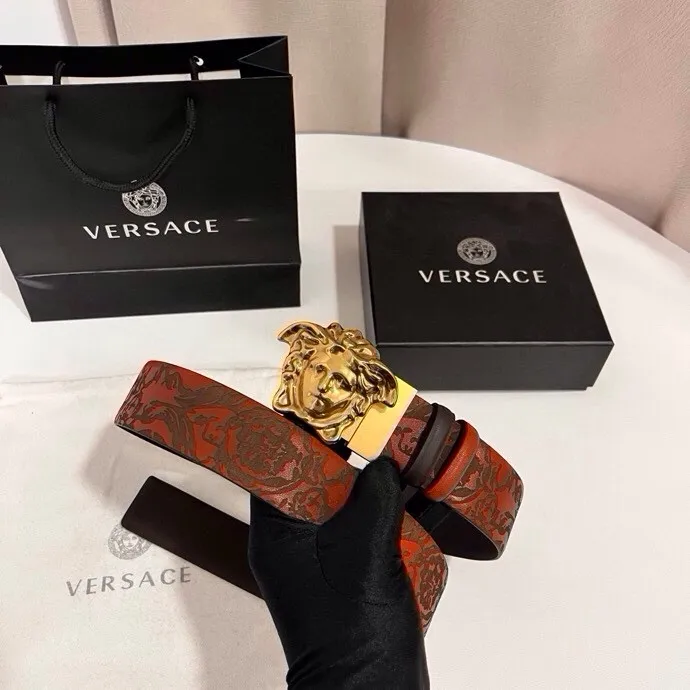 💰480💰Full package💰 💍Purchase level Versace⚡️🌹New style double-sided cow leather belt, one side is decorated with laser Barocco pattern, the other side is solid color, equipped with three-dimensional La Medusa double-sided buckle⚡️🌹Width 4.0cm