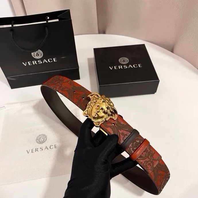 💰480💰Full package💰 💍Purchase level Versace⚡️🌹New style double-sided cow leather belt, one side is decorated with laser Barocco pattern, the other side is solid color, equipped with three-dimensional La Medusa double-sided buckle⚡️🌹Width 4.0cm
