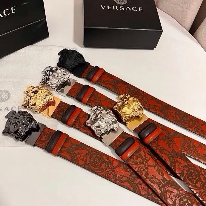 💰480💰Full package💰 💍Purchase level Versace⚡️🌹New style double-sided cow leather belt, one side is decorated with laser Barocco pattern, the other side is solid color, equipped with three-dimensional La Medusa double-sided buckle⚡️🌹Width 4.0cm