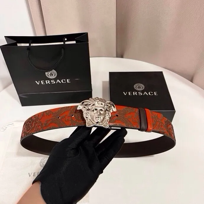 💰480💰Full package💰 💍Purchase level Versace⚡️🌹New style double-sided cow leather belt, one side is decorated with laser Barocco pattern, the other side is solid color, equipped with three-dimensional La Medusa double-sided buckle⚡️🌹Width 4.0cm