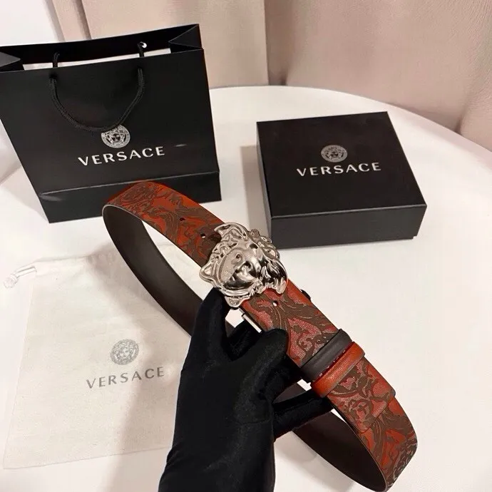 💰480💰Full package💰 💍Purchase level Versace⚡️🌹New style double-sided cow leather belt, one side is decorated with laser Barocco pattern, the other side is solid color, equipped with three-dimensional La Medusa double-sided buckle⚡️🌹Width 4.0cm