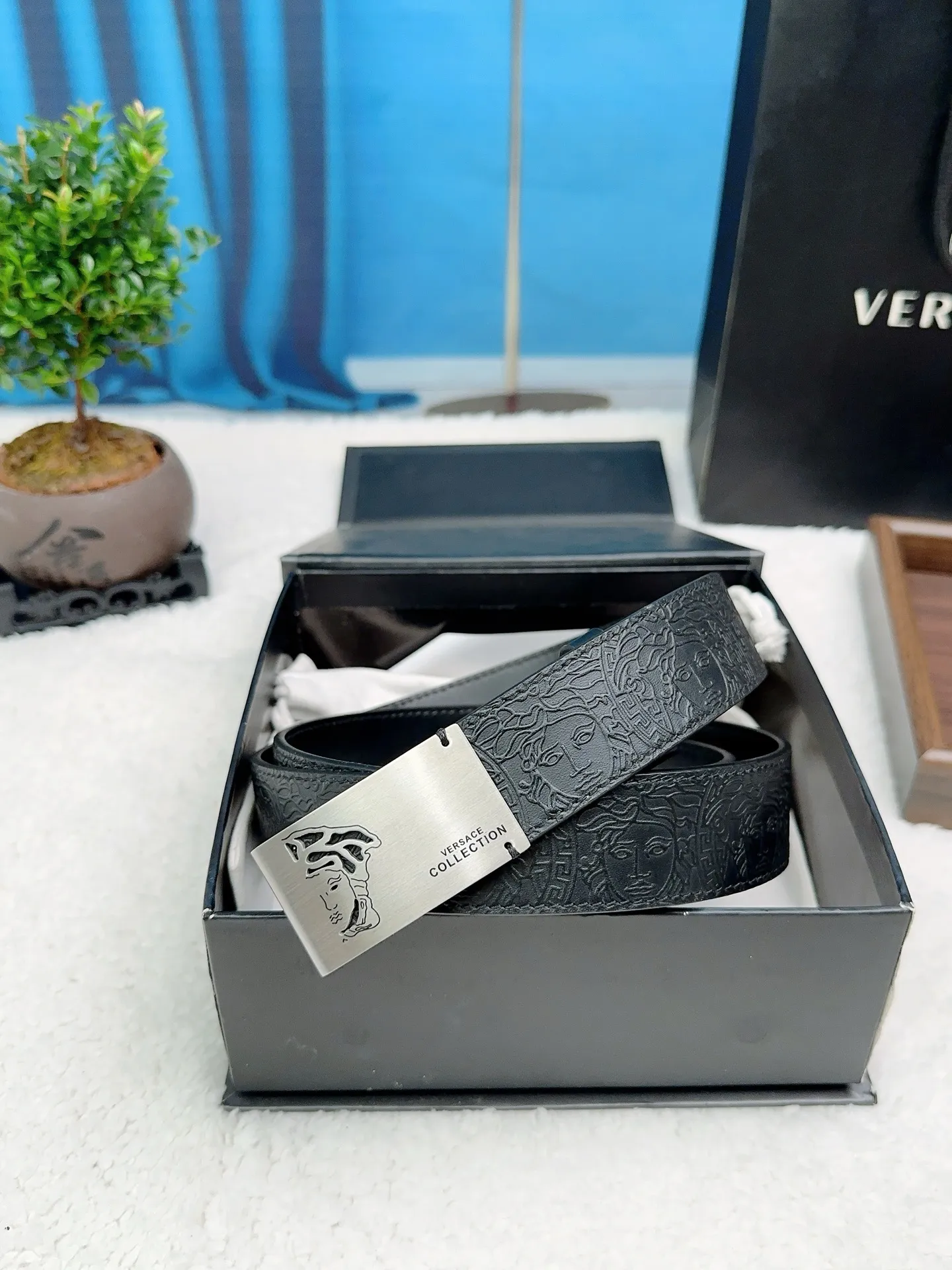 💰480💰Full package💰 💍Purchasing-grade Versace⚡️🌹Width 3.5CM, hot-pressed cowhide decorated with calfskin bottom, equipped with high-quality steel buckles⚡️🌹Hand-made stitching