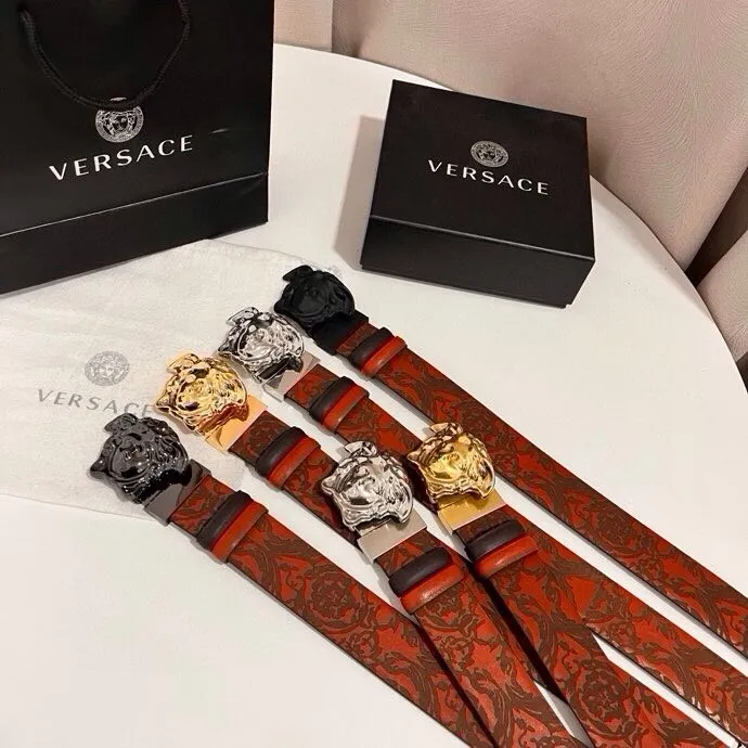 💰480💰Full package💰 💍Purchase level Versace⚡️🌹New style double-sided cow leather belt, one side is decorated with laser Barocco pattern, the other side is solid color, equipped with three-dimensional La Medusa double-sided buckle⚡️🌹Width 4.0cm