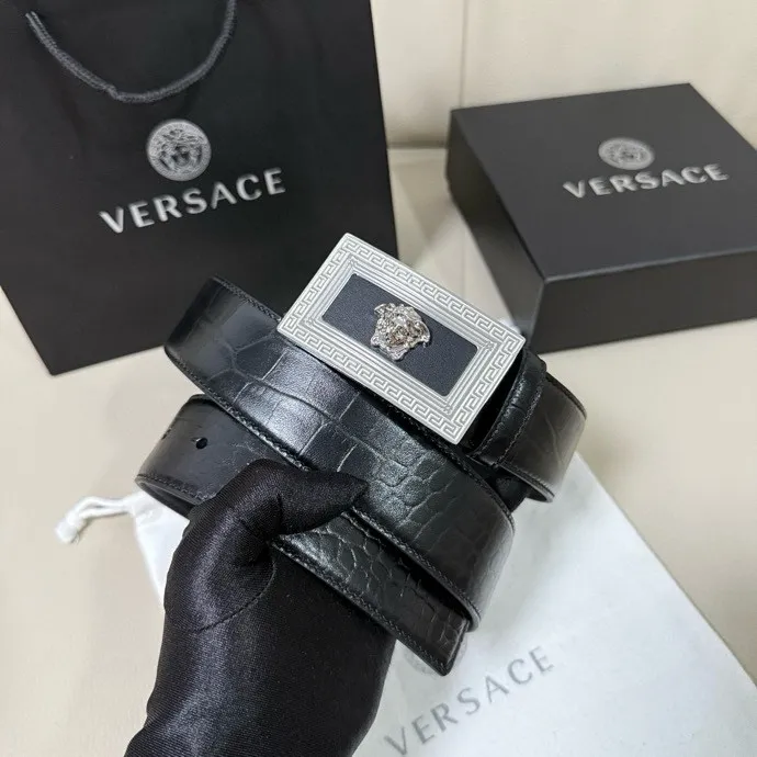 💰480💰Full package💰 💍Purchasing-grade Versace Width 4.0cm⚡️🌹Men's model imported top-layer tree-height cowhide⚡️🌹Medusa head veneer buckle