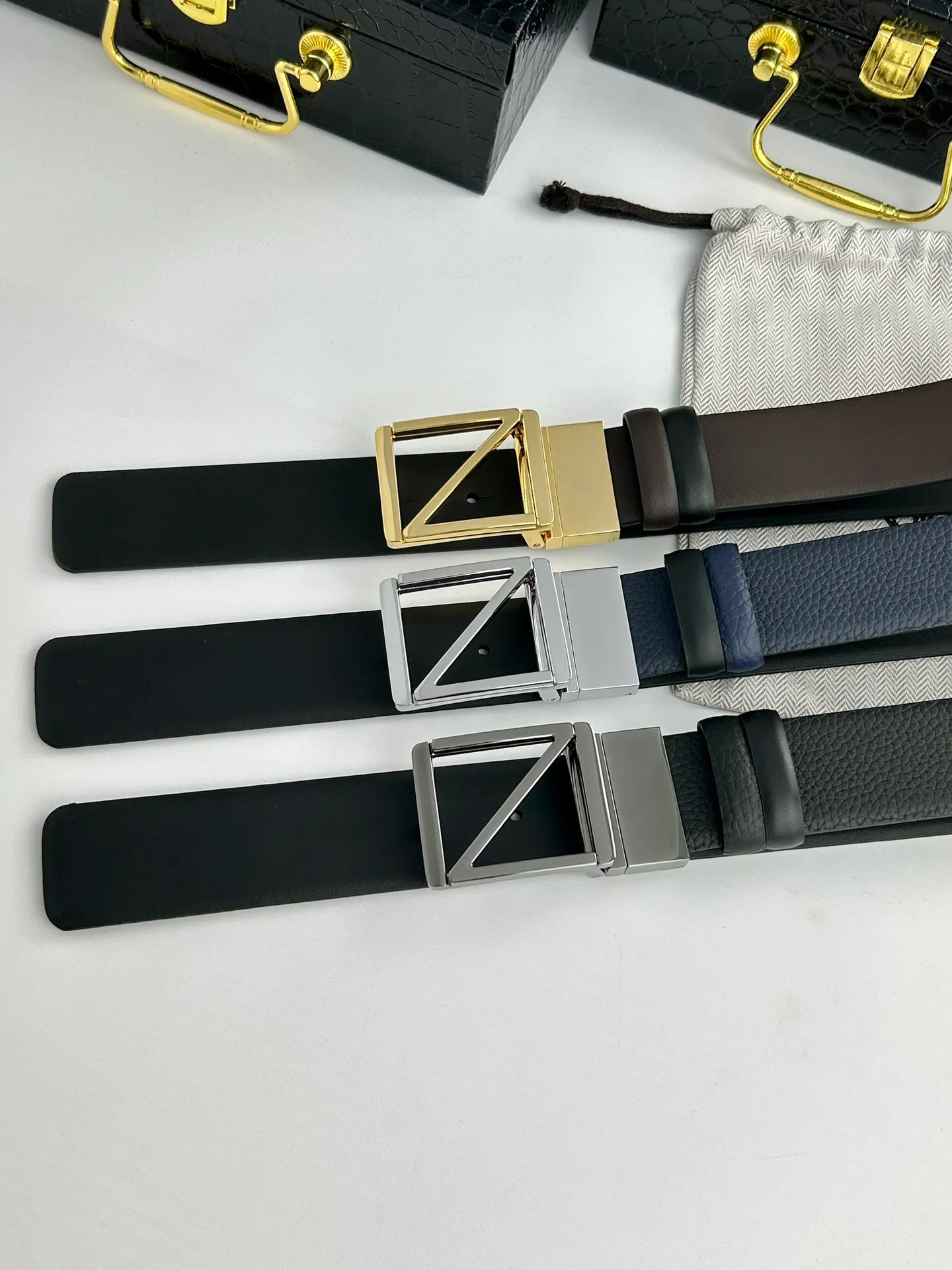💰480💰Full package💰 💍Purchase level Zegna [Zegna] What is contemporary men's active style series, new and unique rotating Z-shaped buckle, with classic calfskin, black/coffee, double-sided, can be matched as you like, 3.5cm wide, a new concept of men's fashion.