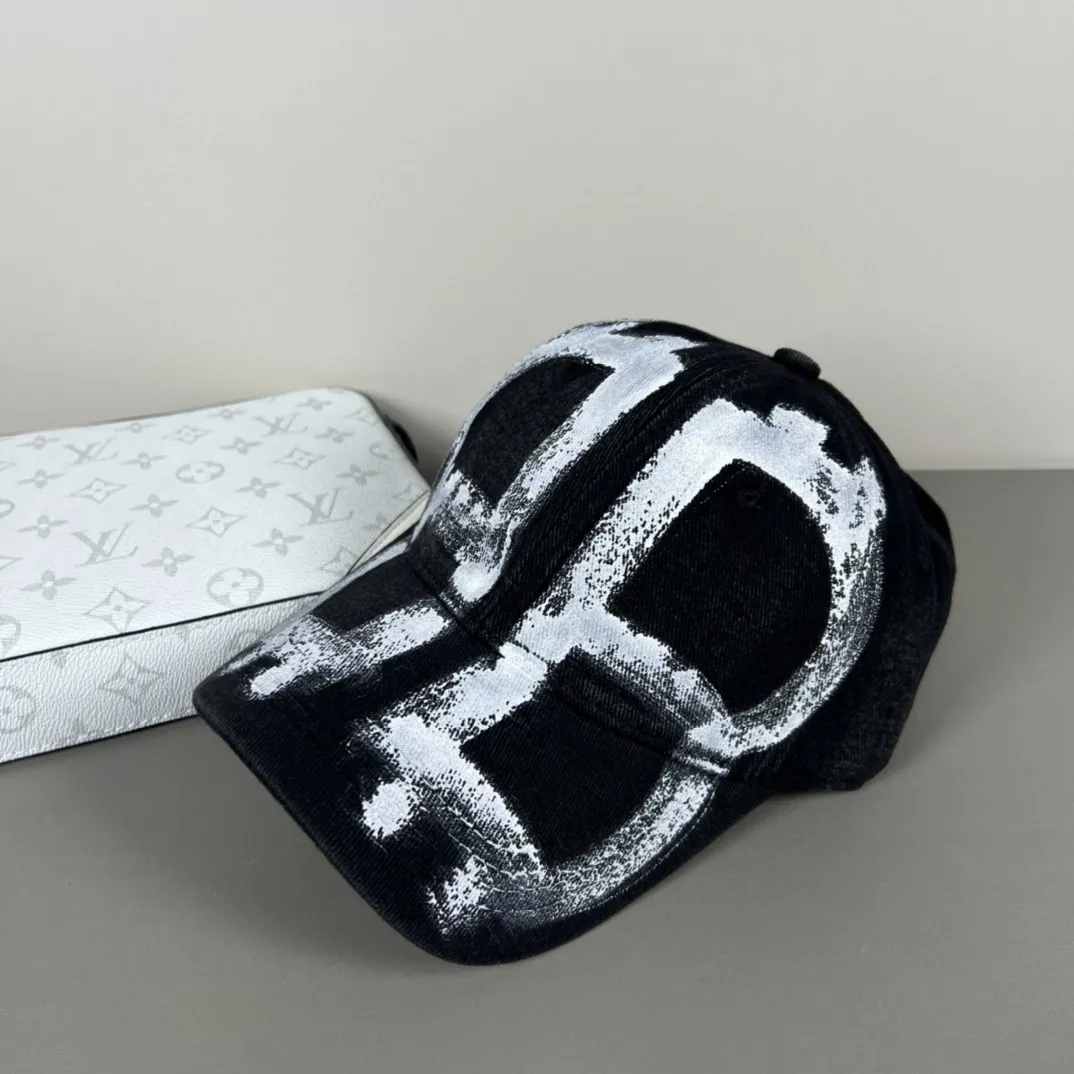 P50 BALENCIAGA new embroidered logo baseball cap, cool colors, different styles for men and women, the first batch will be shipped first! A must-buy for Paris fans!