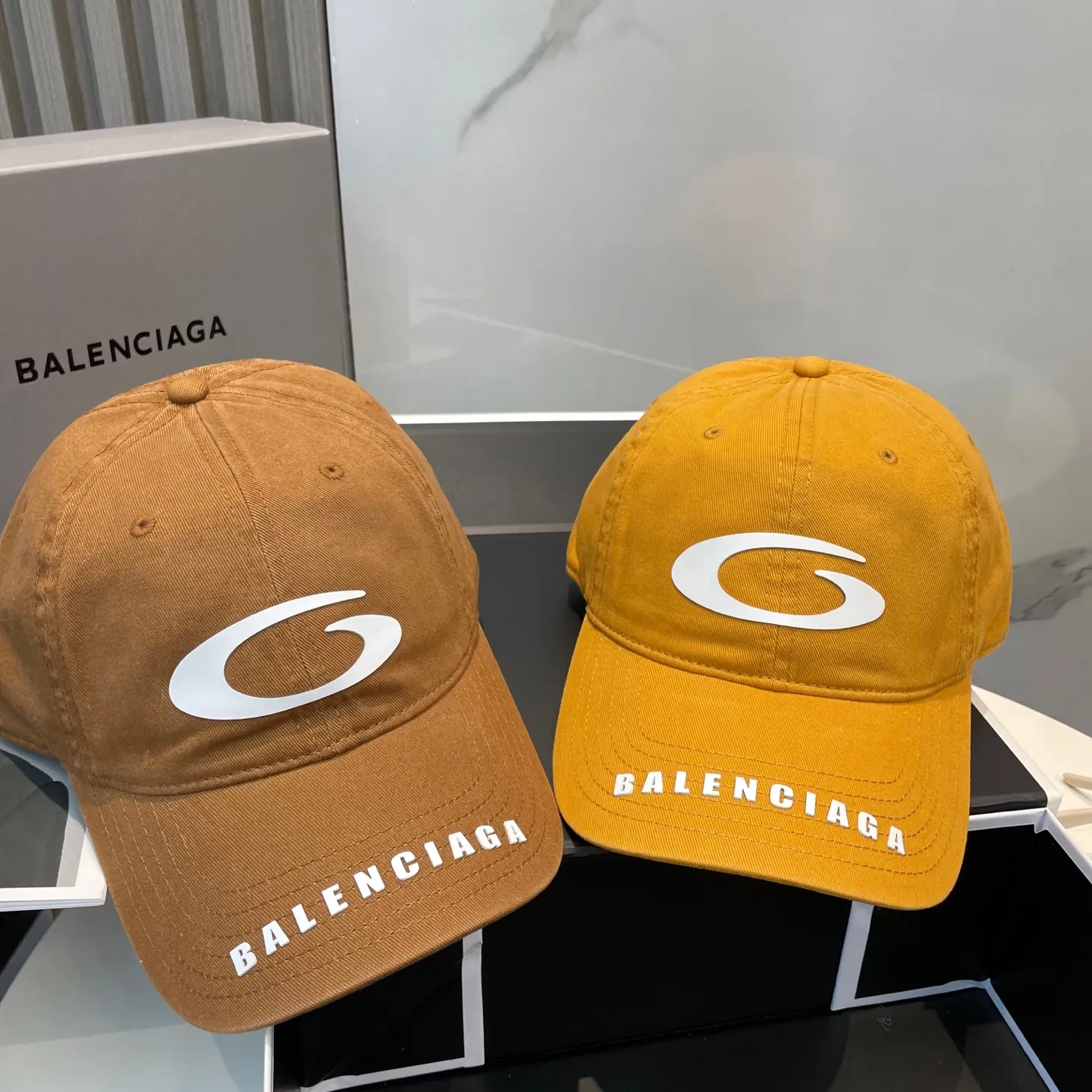 P60 BALENCIAGA 🆕Spring style new personalized baseball cap, high quality and excellent breathability, suitable for all seasons, high-value fashion item! Same style for men and women