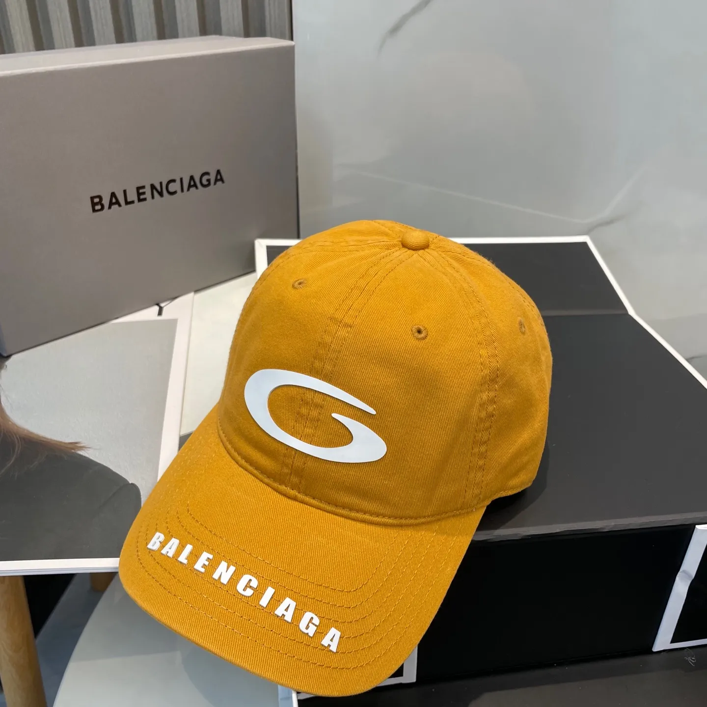 P60 BALENCIAGA 🆕Spring style new personalized baseball cap, high quality and excellent breathability, suitable for all seasons, high-value fashion item! Same style for men and women