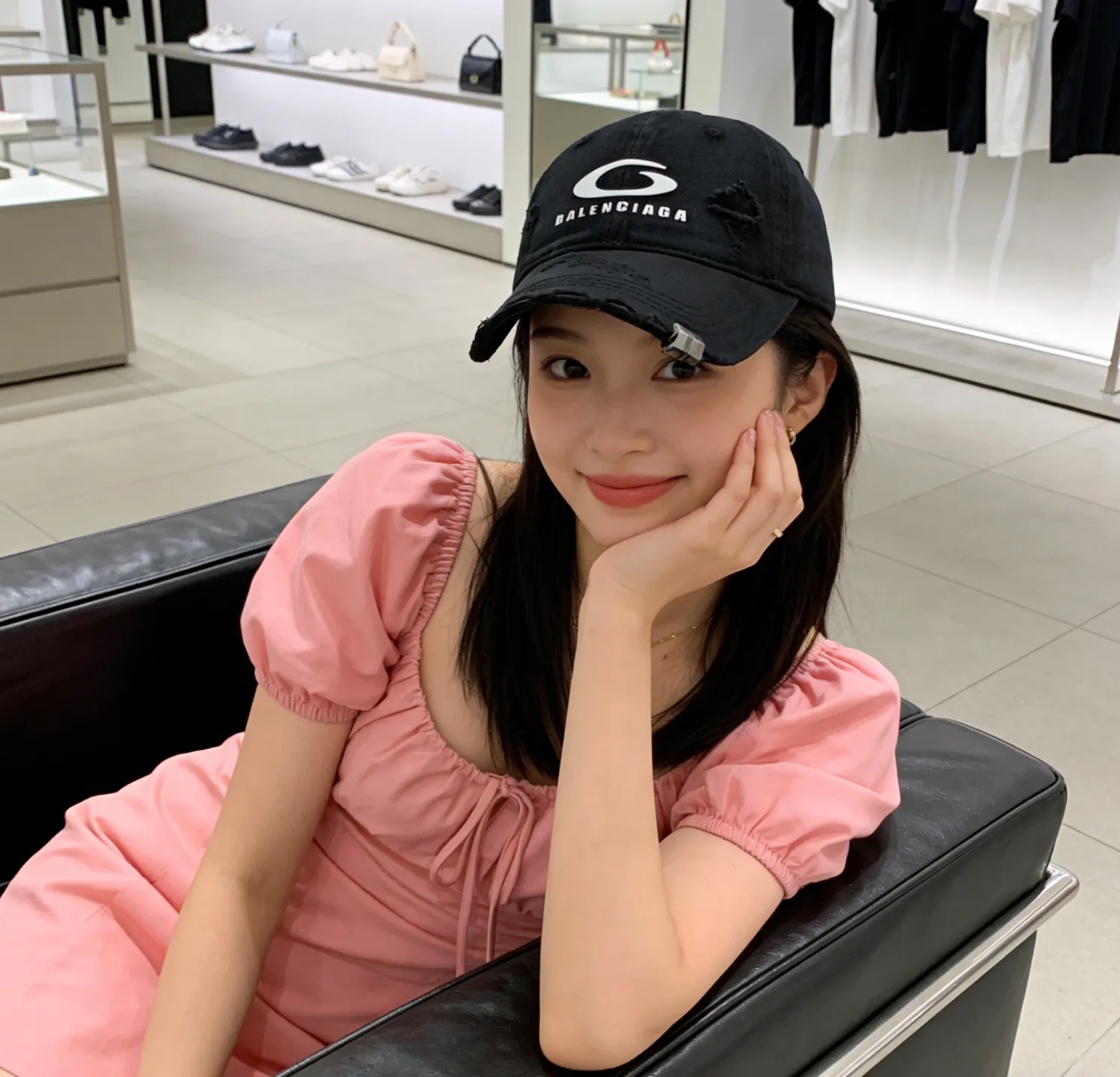 Balenciaga spring and summer distressed hole baseball cap