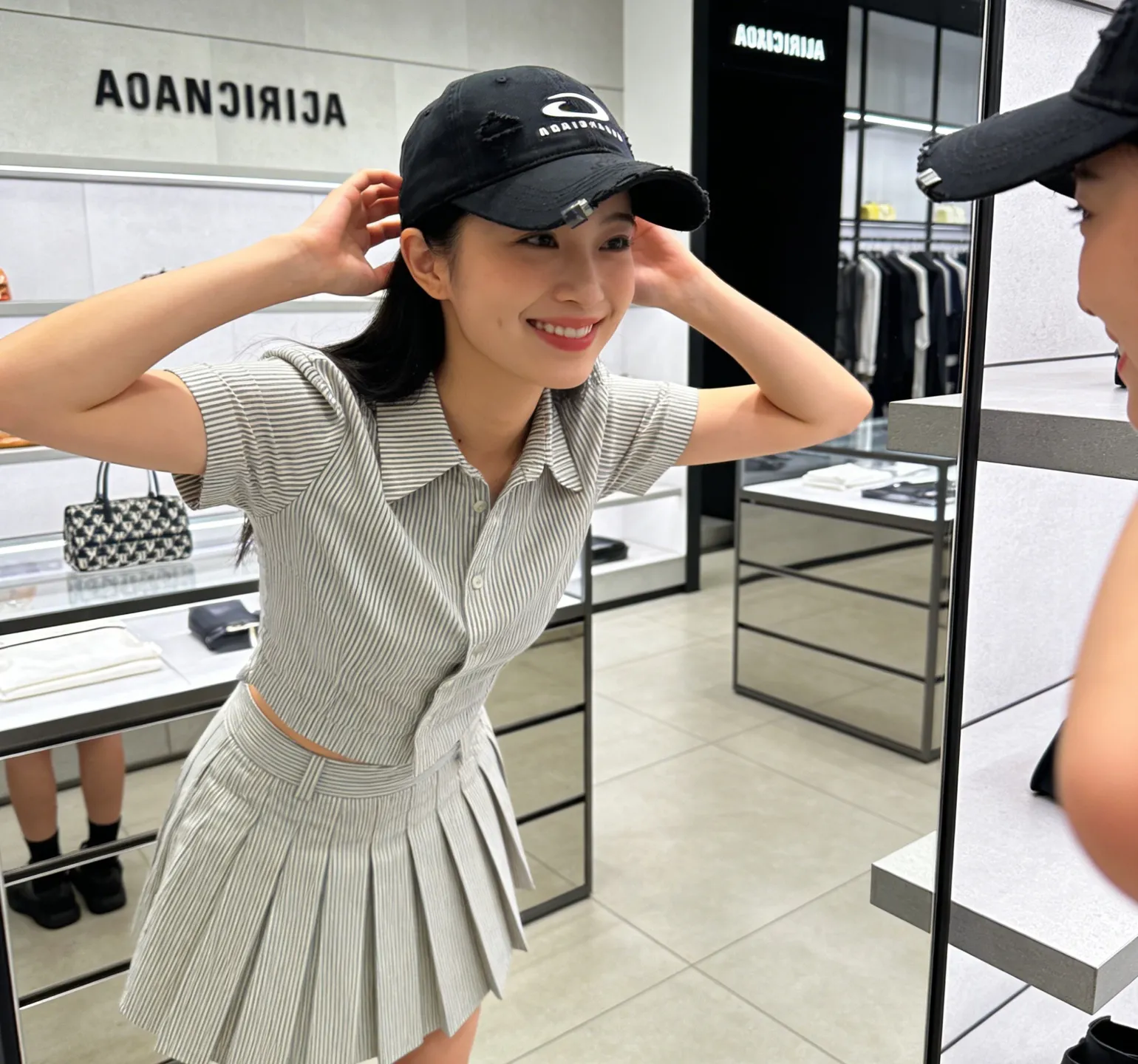 Balenciaga spring and summer distressed hole baseball cap