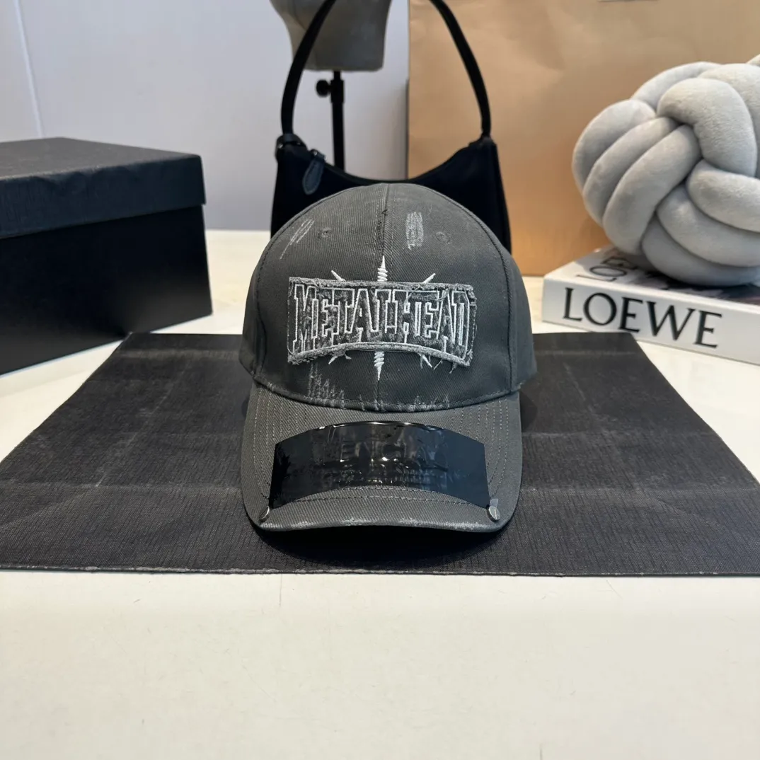 P60 Balenclaga new baseball cap, ready for delivery in seconds🧢Simple, fashionable, super invincible and beautiful hat! Couple style! Advantages of original items compared to other hats