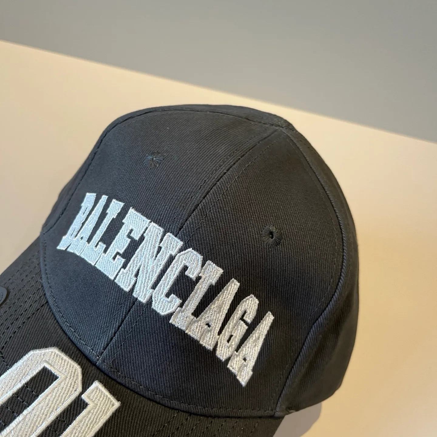 P60 BALENCIAGA new logo baseball cap, cool colors, different styles for men and women, the first batch will be shipped first! A must-buy for Paris fans!