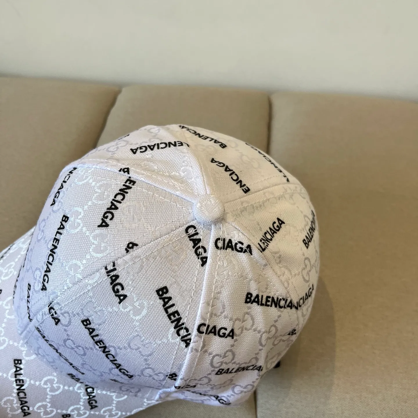 P56 BALENCIAGA new logo baseball cap, cool colors, different styles for men and women, the first batch will be shipped first! A must-buy for Paris fans!