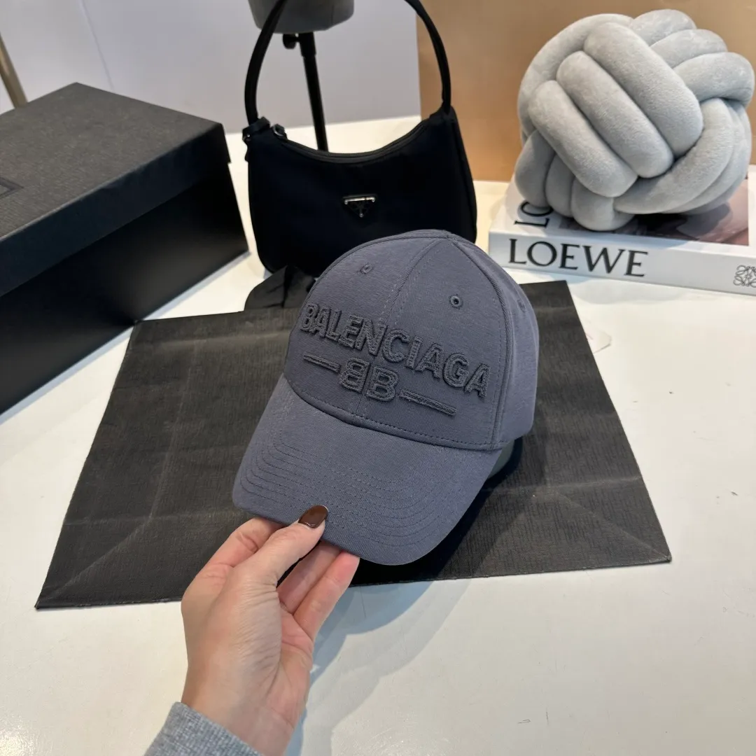 P60 Balenclaga new baseball cap, ready for delivery in seconds🧢Simple, fashionable, super invincible and beautiful hat! Couple style! Advantages of original items compared to other hats