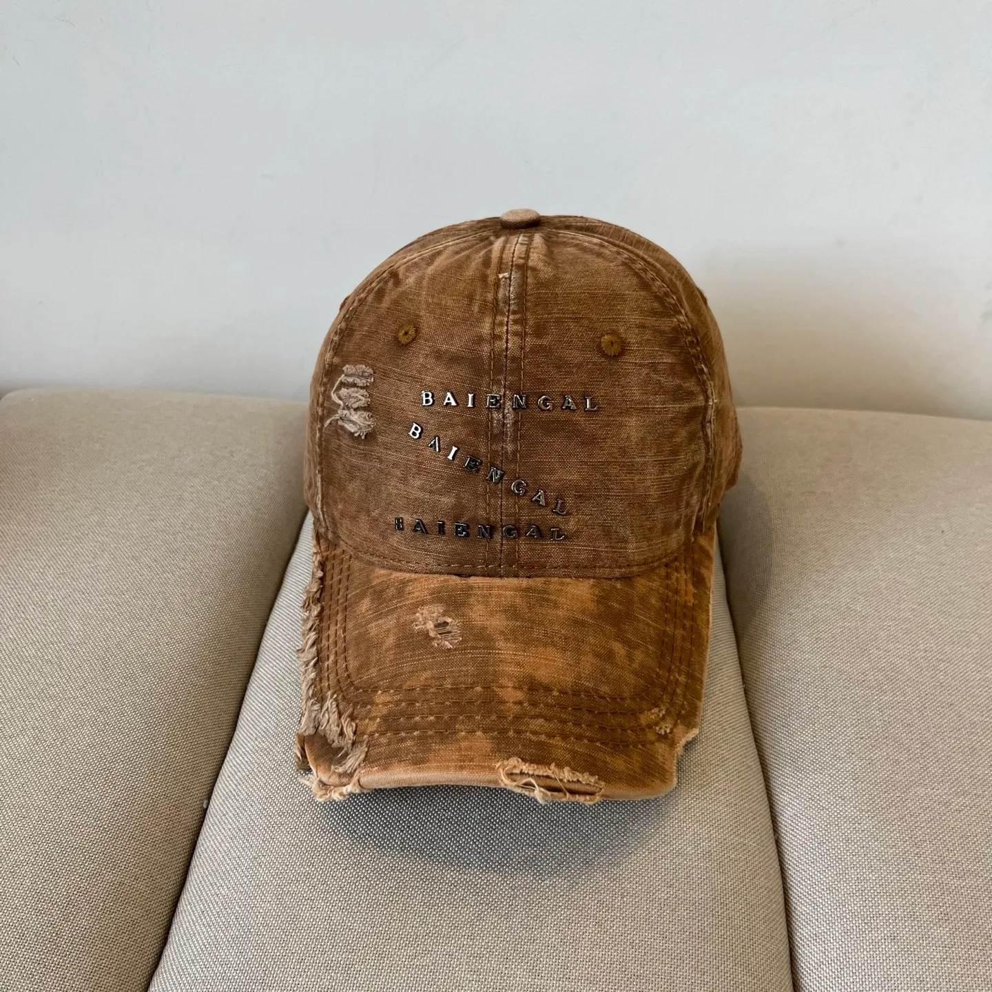 P74 BALENCIAGA new logo baseball cap, cool colors, different styles for men and women, the first batch will be shipped first! A must-buy for Paris fans!