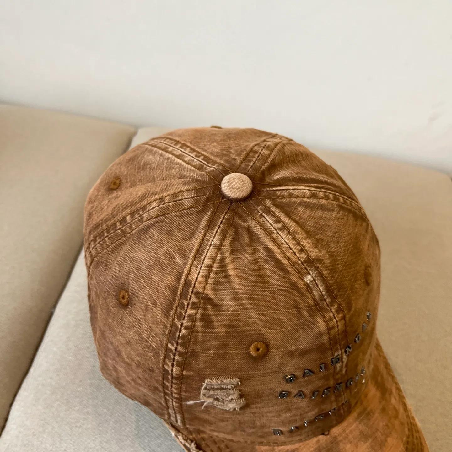P74 BALENCIAGA new logo baseball cap, cool colors, different styles for men and women, the first batch will be shipped first! A must-buy for Paris fans!