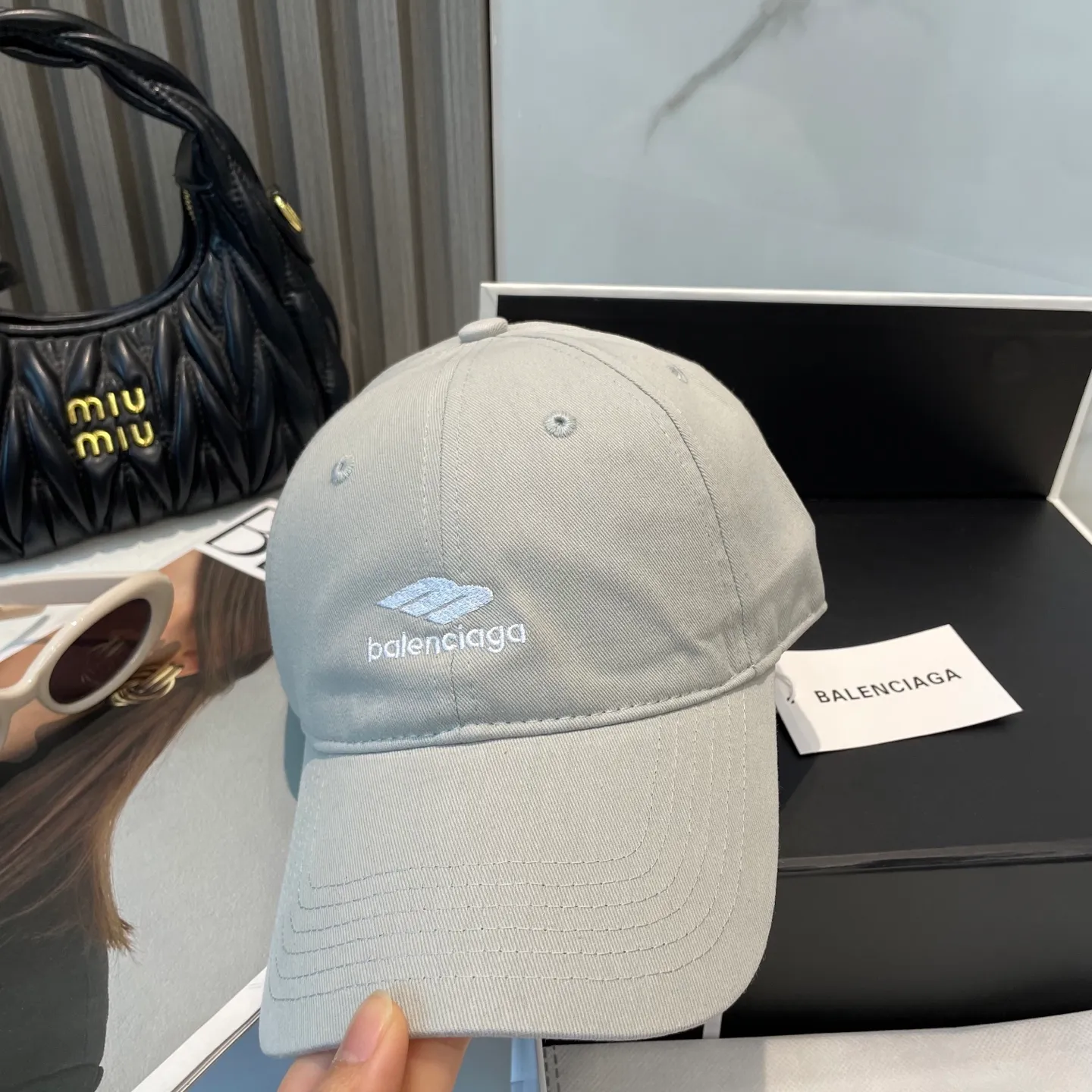 P56 BALENCIAGA Balenciaga's new embroidered logo baseball cap, cool colors, different styles for men and women, the first batch will be shipped first! A must-buy for Paris fans!