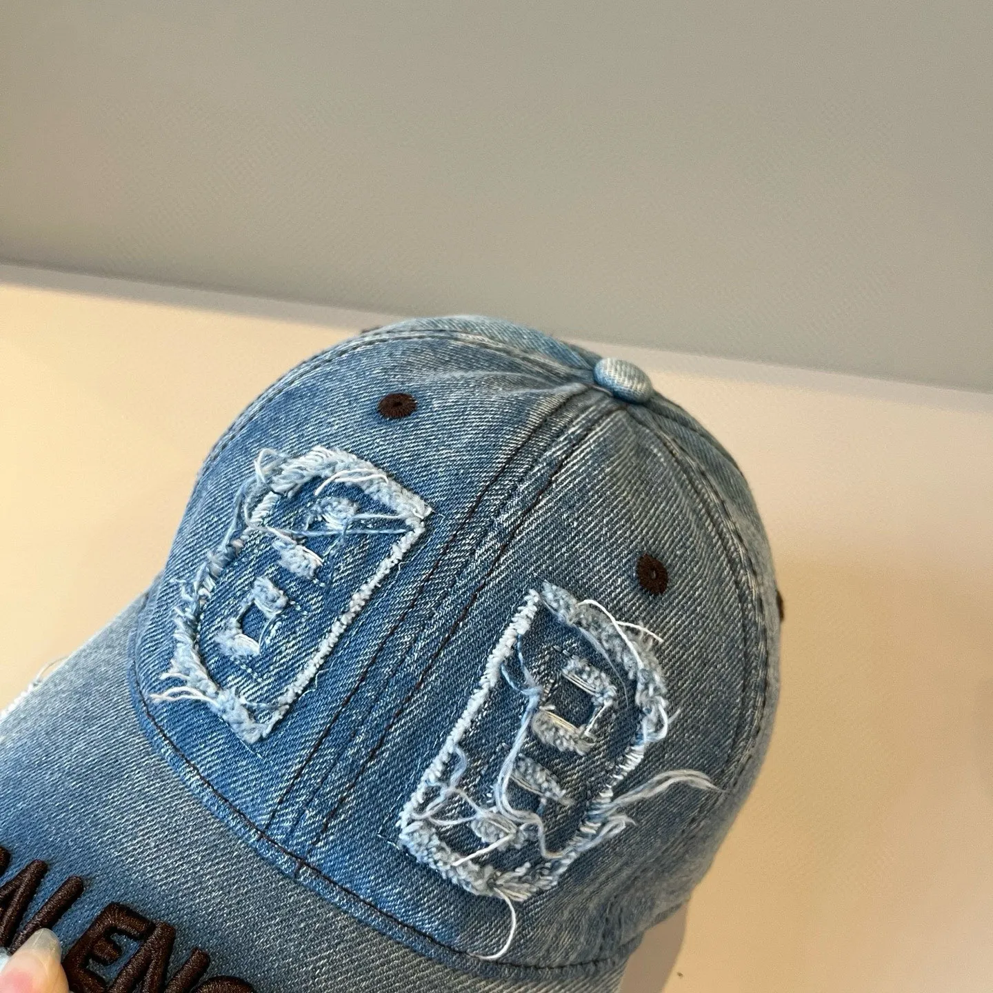 P56 BALENCIAGA new logo baseball cap, cool colors, different styles for men and women, the first batch will be shipped first! A must-buy for Paris fans!