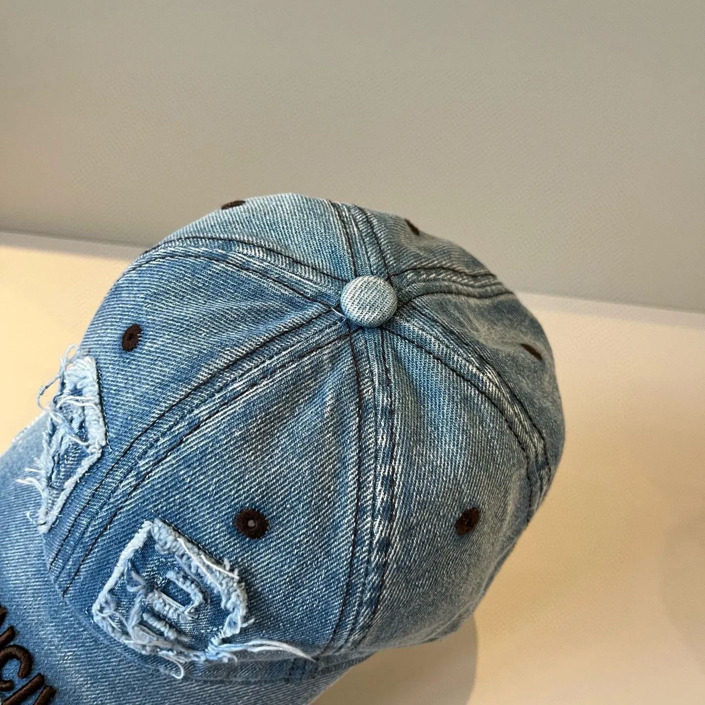 P56 BALENCIAGA new logo baseball cap, cool colors, different styles for men and women, the first batch will be shipped first! A must-buy for Paris fans!