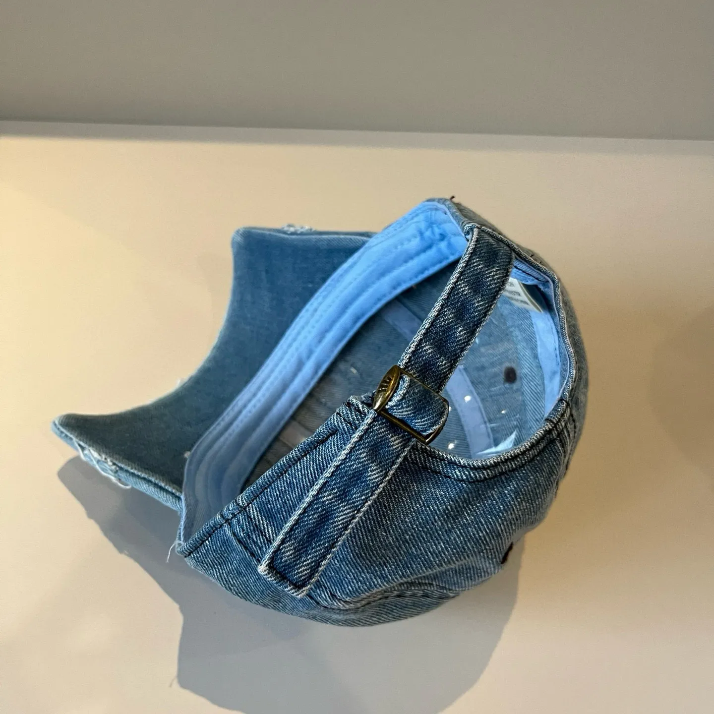 P56 BALENCIAGA new logo baseball cap, cool colors, different styles for men and women, the first batch will be shipped first! A must-buy for Paris fans!
