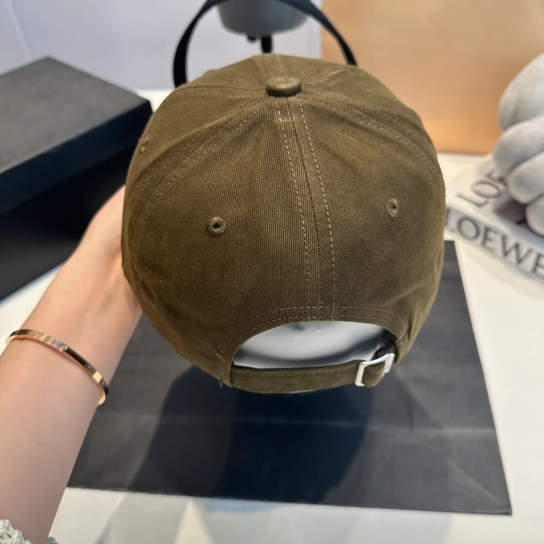 P60 Balenciaga BALENGIAGA hole baseball cap