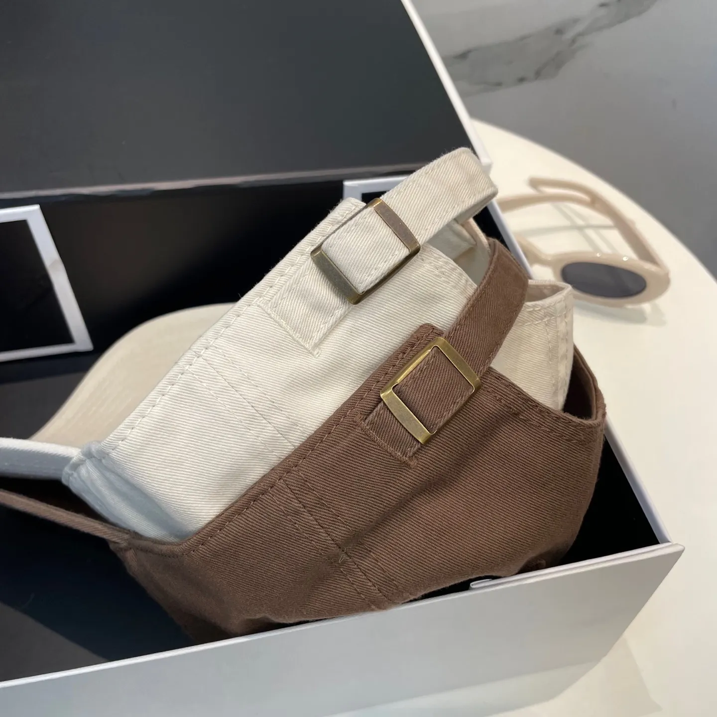 P60 BALENCIAGA 🆕Spring style new personalized baseball cap, high quality and excellent breathability, suitable for all seasons, high-value fashion item! Same style for men and women
