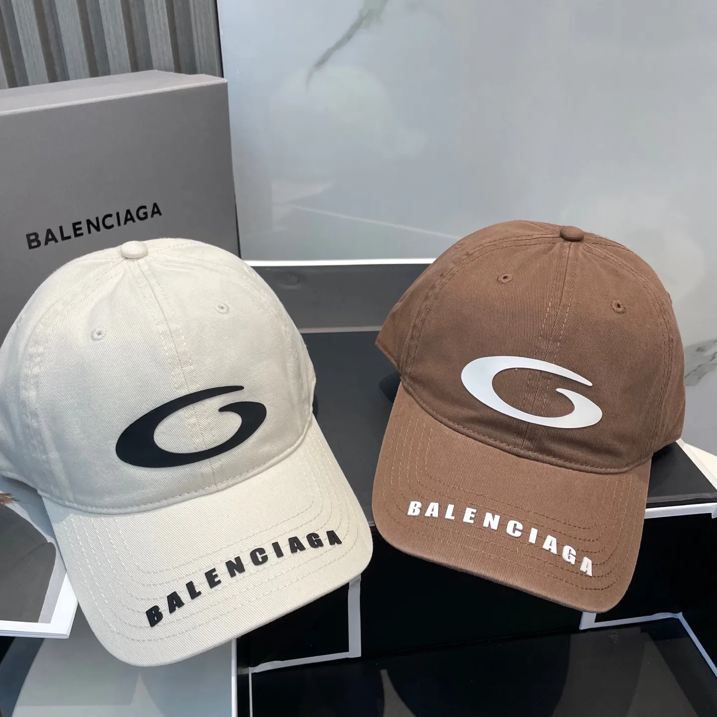 P60 BALENCIAGA 🆕Spring style new personalized baseball cap, high quality and excellent breathability, suitable for all seasons, high-value fashion item! Same style for men and women