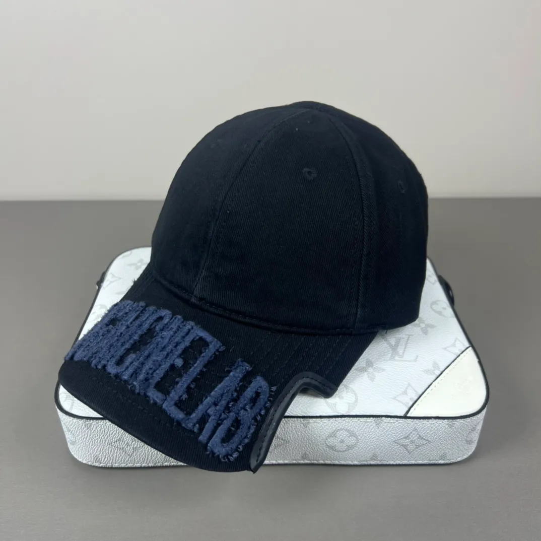 60💰BALENCIAGA Balenciaga’s new logo baseball cap, cool colors, different styles for men and women, the first batch will be shipped first! A must-buy for Paris fans!