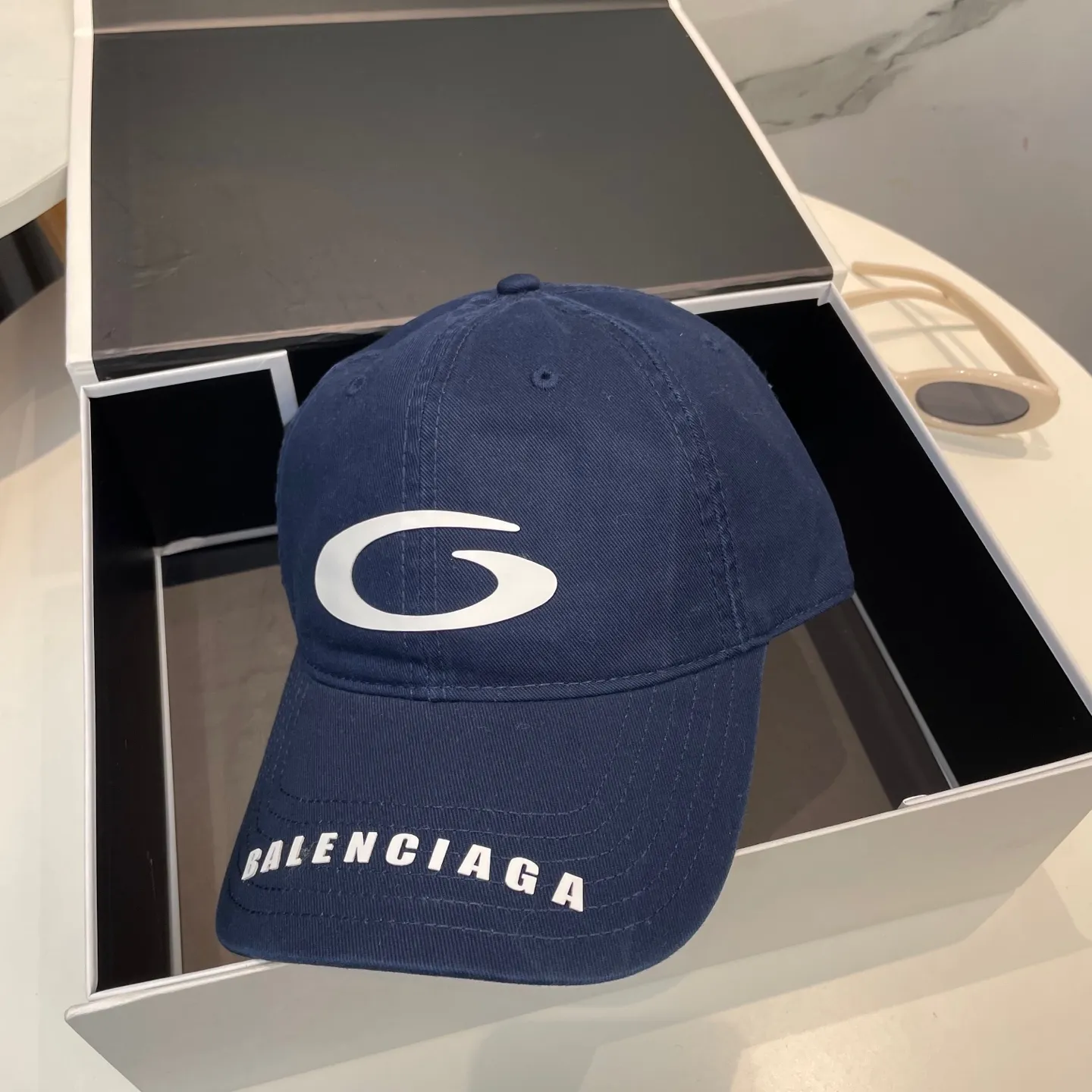 P60 BALENCIAGA 🆕Spring style new personalized baseball cap, high quality and excellent breathability, suitable for all seasons, high-value fashion item! Same style for men and women