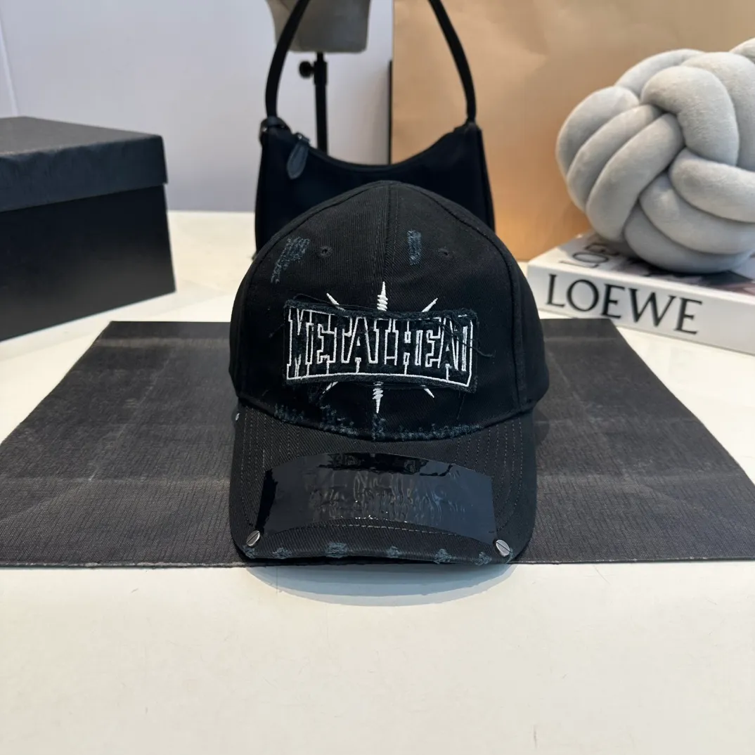 P60 Balenclaga new baseball cap, ready for delivery in seconds🧢Simple, fashionable, super invincible and beautiful hat! Couple style! Advantages of original items compared to other hats