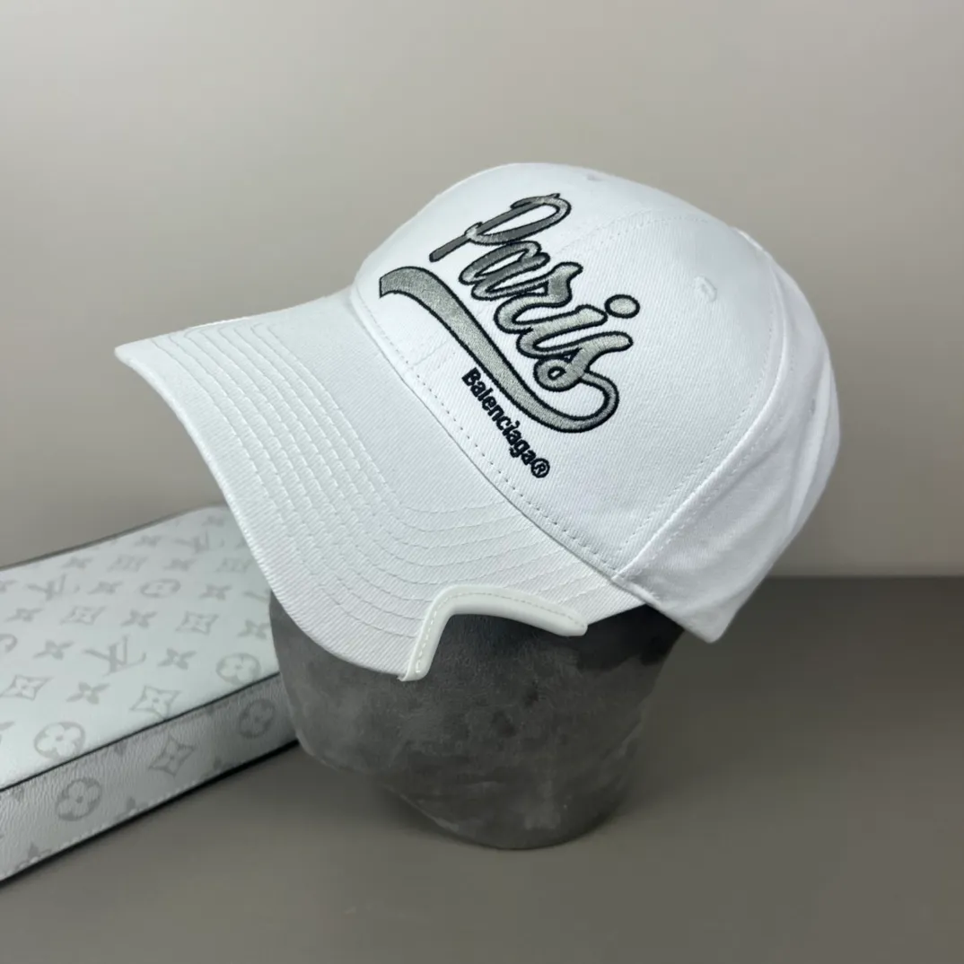 60💰BALENCIAGA Balenciaga’s new logo baseball cap, cool colors, different styles for men and women, the first batch will be shipped first! A must-buy for Paris fans!