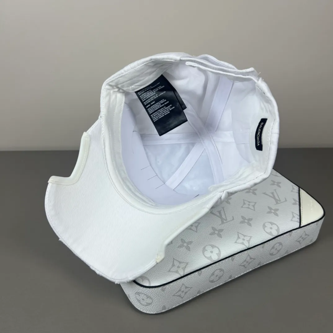 60💰BALENCIAGA Balenciaga’s new logo baseball cap, cool colors, different styles for men and women, the first batch will be shipped first! A must-buy for Paris fans!