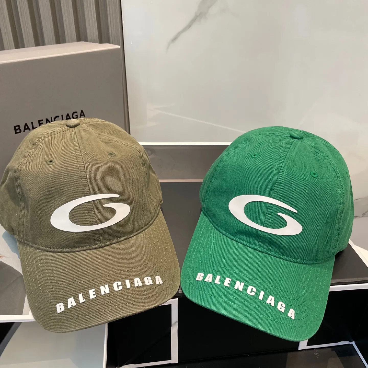 P60 BALENCIAGA 🆕Spring style new personalized baseball cap, high quality and excellent breathability, suitable for all seasons, high-value fashion item! Same style for men and women