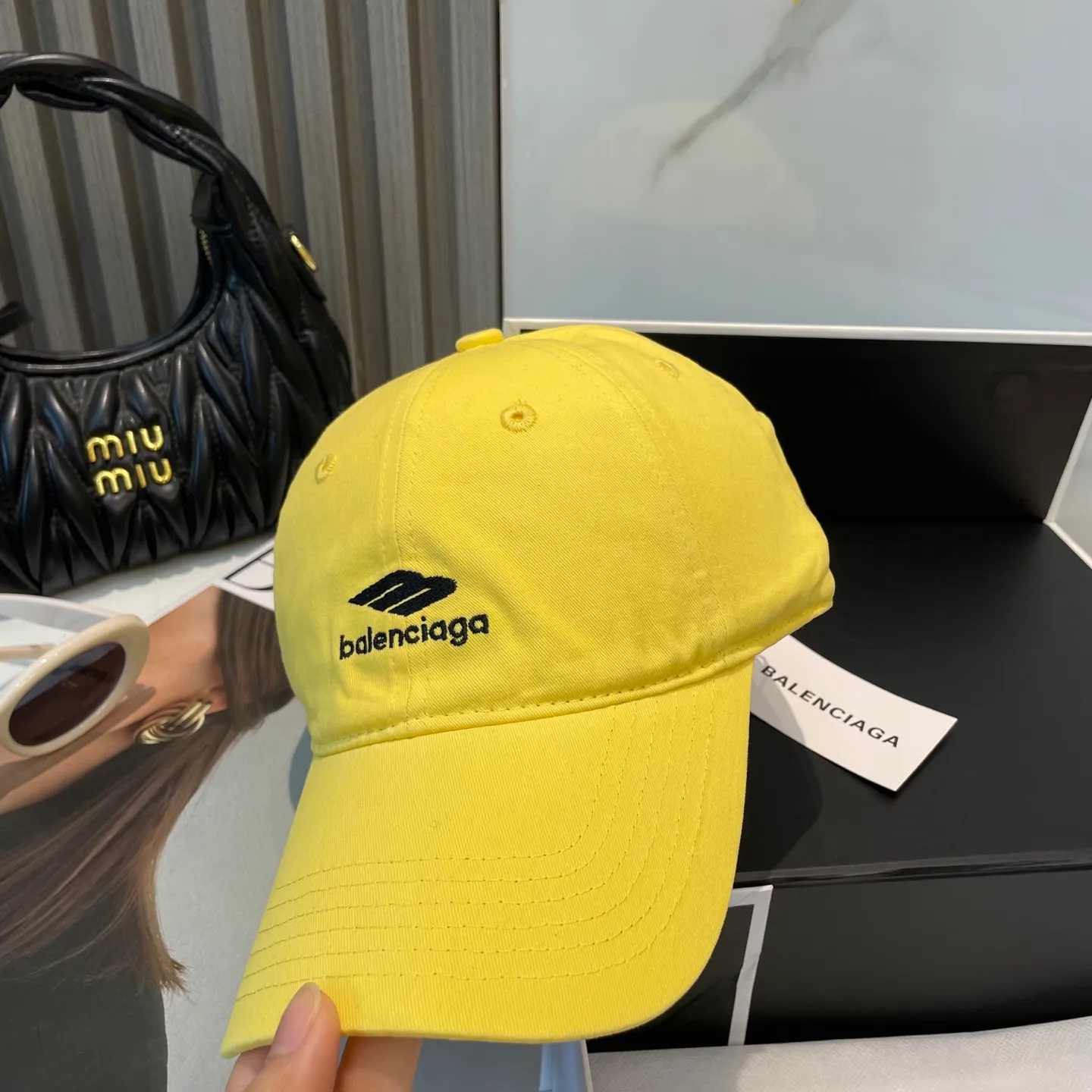 P56 BALENCIAGA Balenciaga's new embroidered logo baseball cap, cool colors, different styles for men and women, the first batch will be shipped first! A must-buy for Paris fans!
