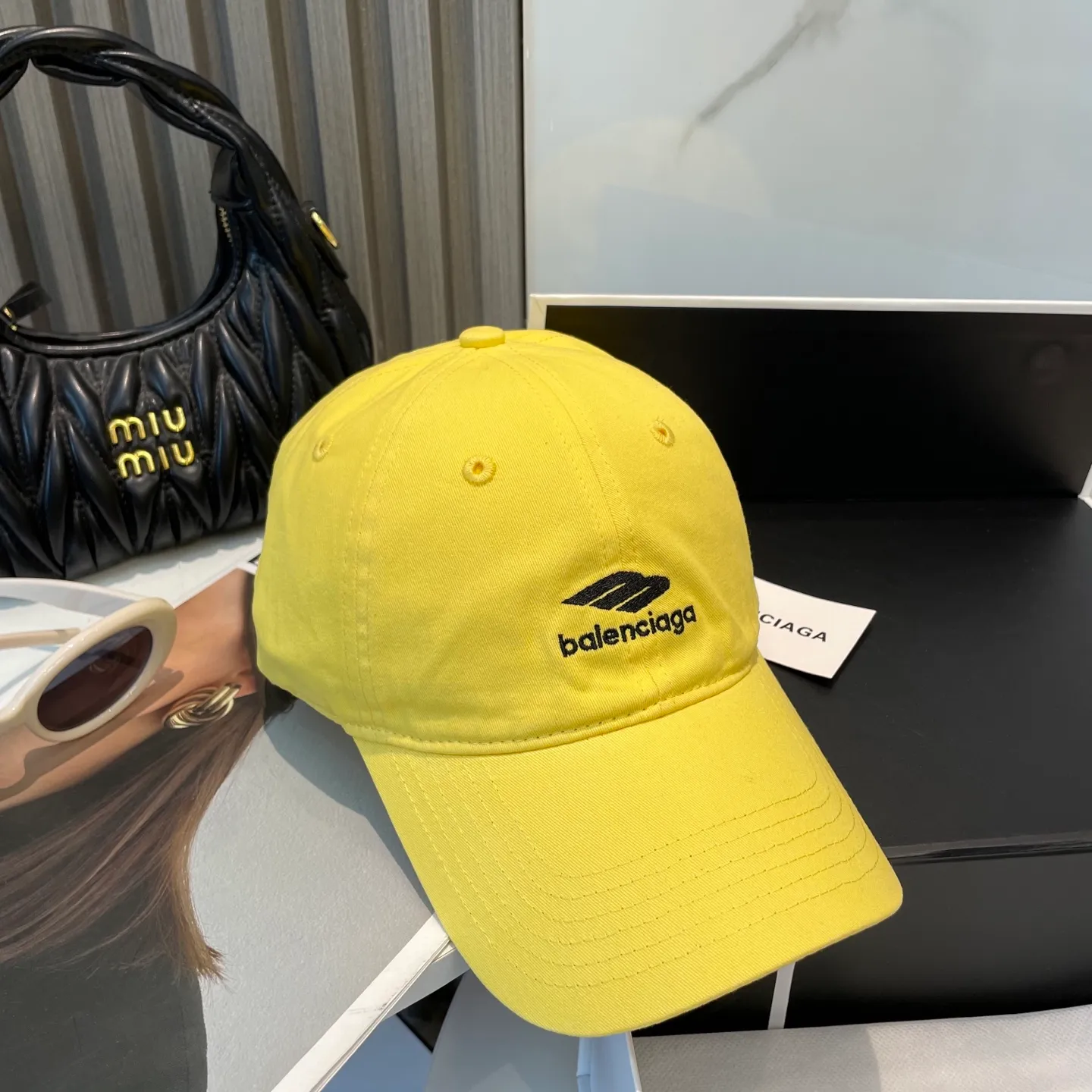 P56 BALENCIAGA Balenciaga's new embroidered logo baseball cap, cool colors, different styles for men and women, the first batch will be shipped first! A must-buy for Paris fans!