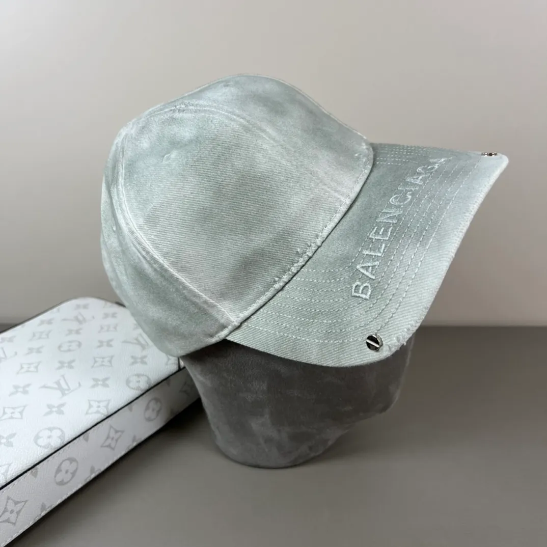 P60 Balenclaga official website new product Balenciaga new baseball cap ready for delivery in seconds🧢Simple, fashionable, super invincible and beautiful hat! Couple style! The advantages of the original product compared to other hats,