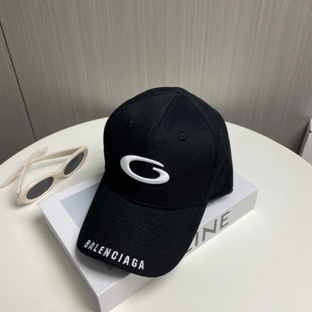 P60 new product Balencia*a new baseball cap with embroidered letters from Balenciaga, ready for delivery in seconds🧢Simple, fashionable, super invincible and beautiful hat! Couple style!