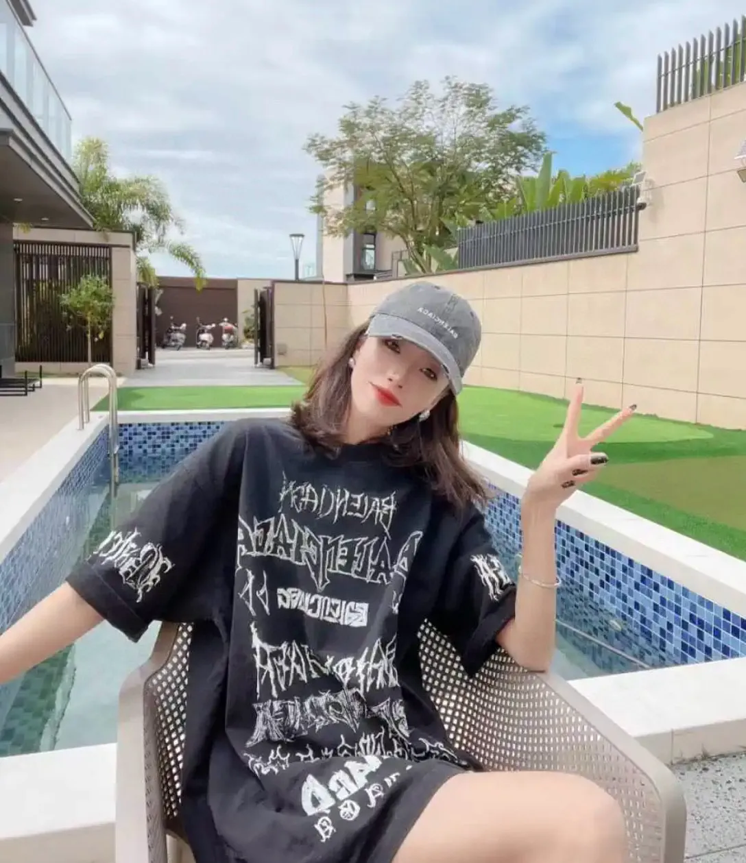 Private message for price inquiry! Balenciaga distressed baseball cap