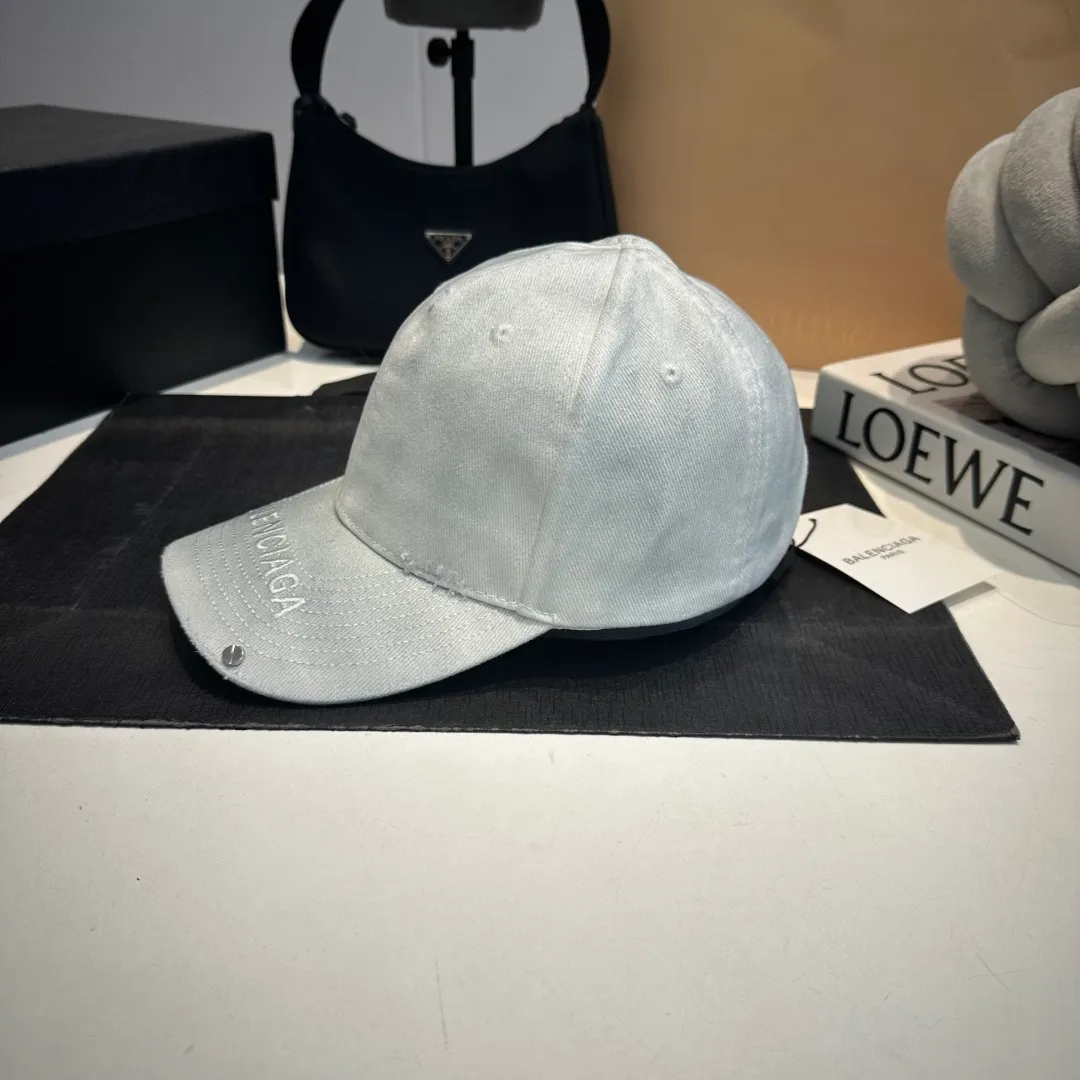 P70 Balenclaga new baseball cap, ready for delivery in seconds🧢Simple, fashionable, super invincible and beautiful hat! Couple style! Advantages of original items compared to other hats