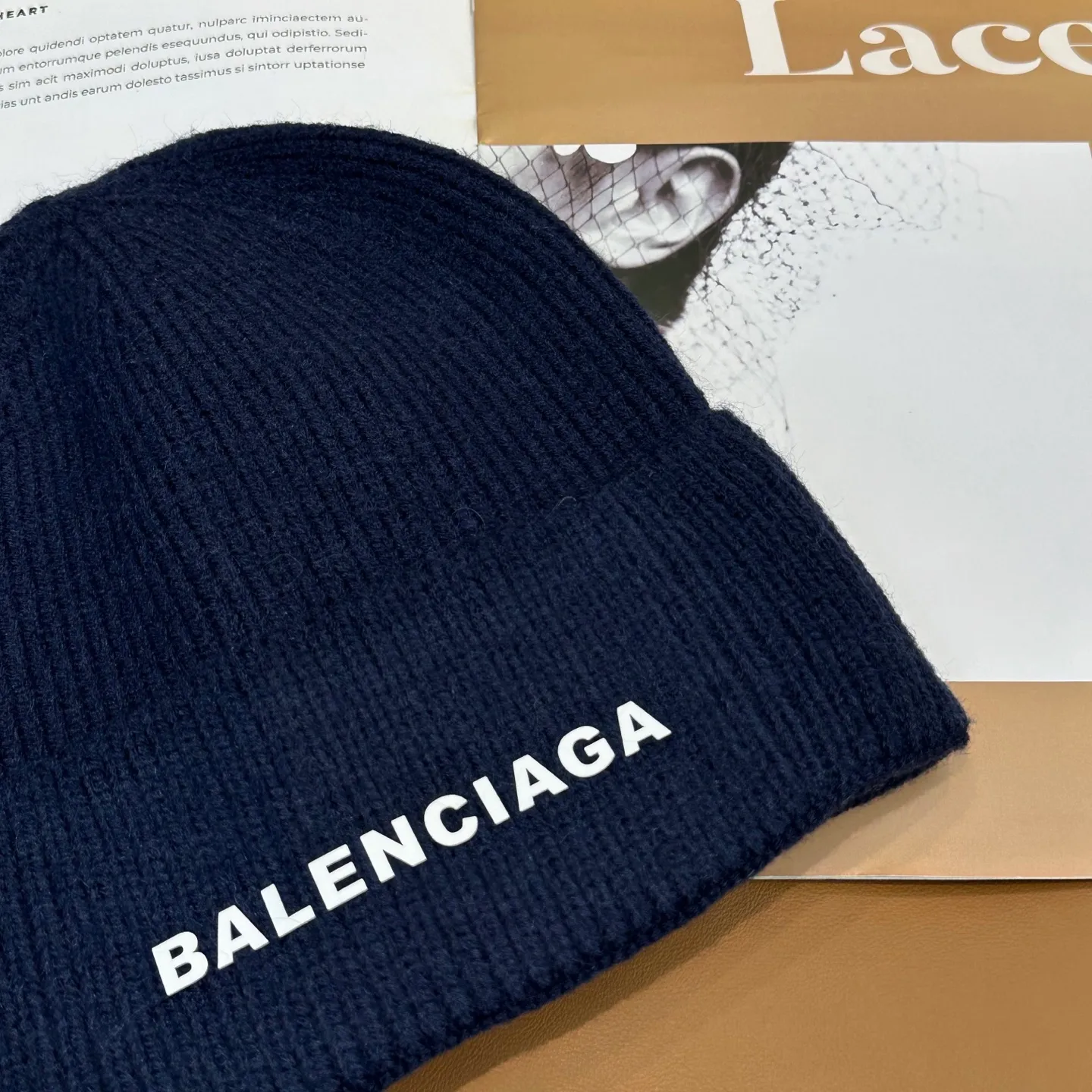 P56 Balenciaga new letter knitted hat! Xiaohongshu’s hottest selling item! Dress well! The same style for men and women, fashionable and popular🌸First-class quality, the best brand to keep warm in autumn and winter, order now, limited edition