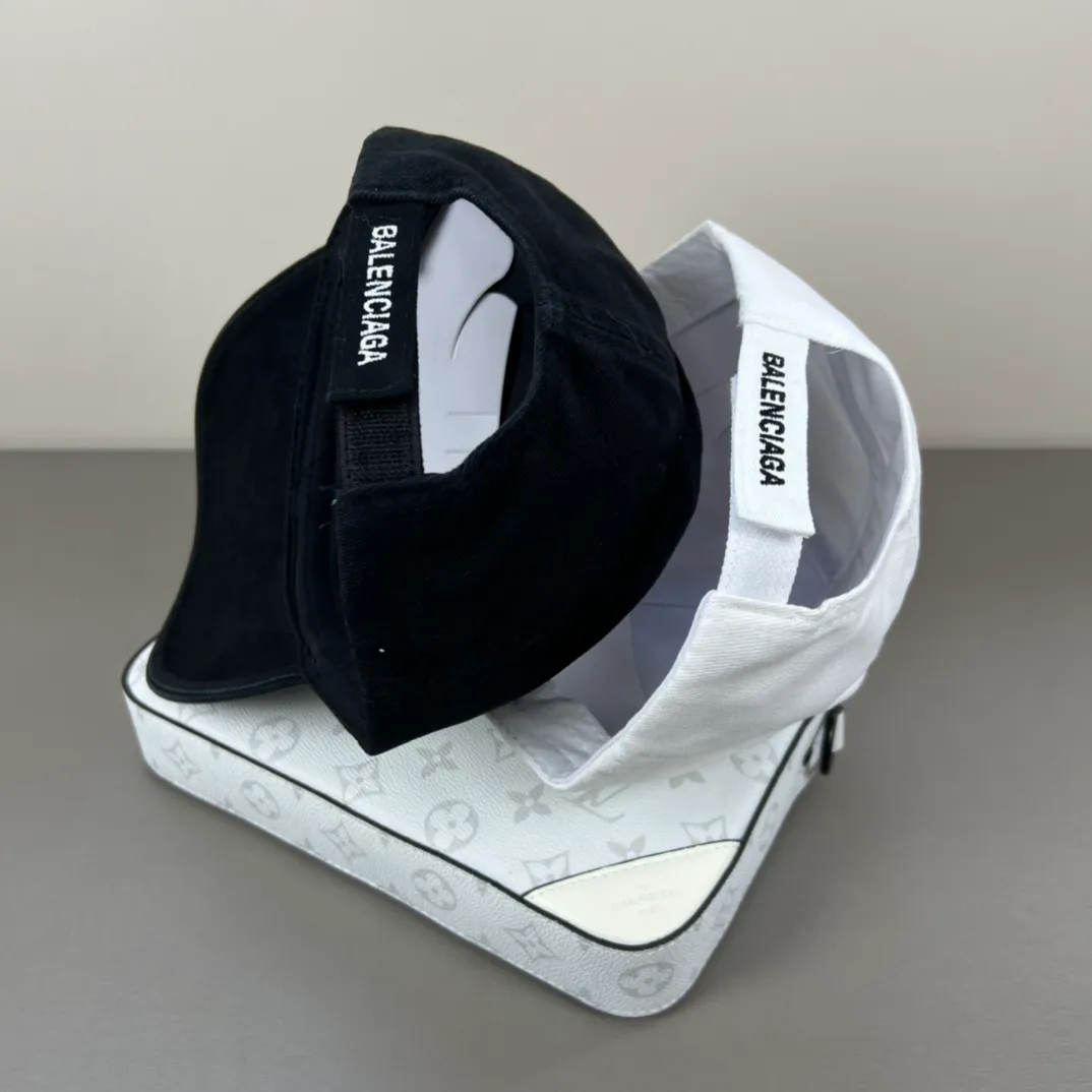 46💰BALENCIAGA Balenciaga’s new logo baseball cap, cool colors, different styles for men and women, the first batch will be shipped first! A must-buy for Paris fans!