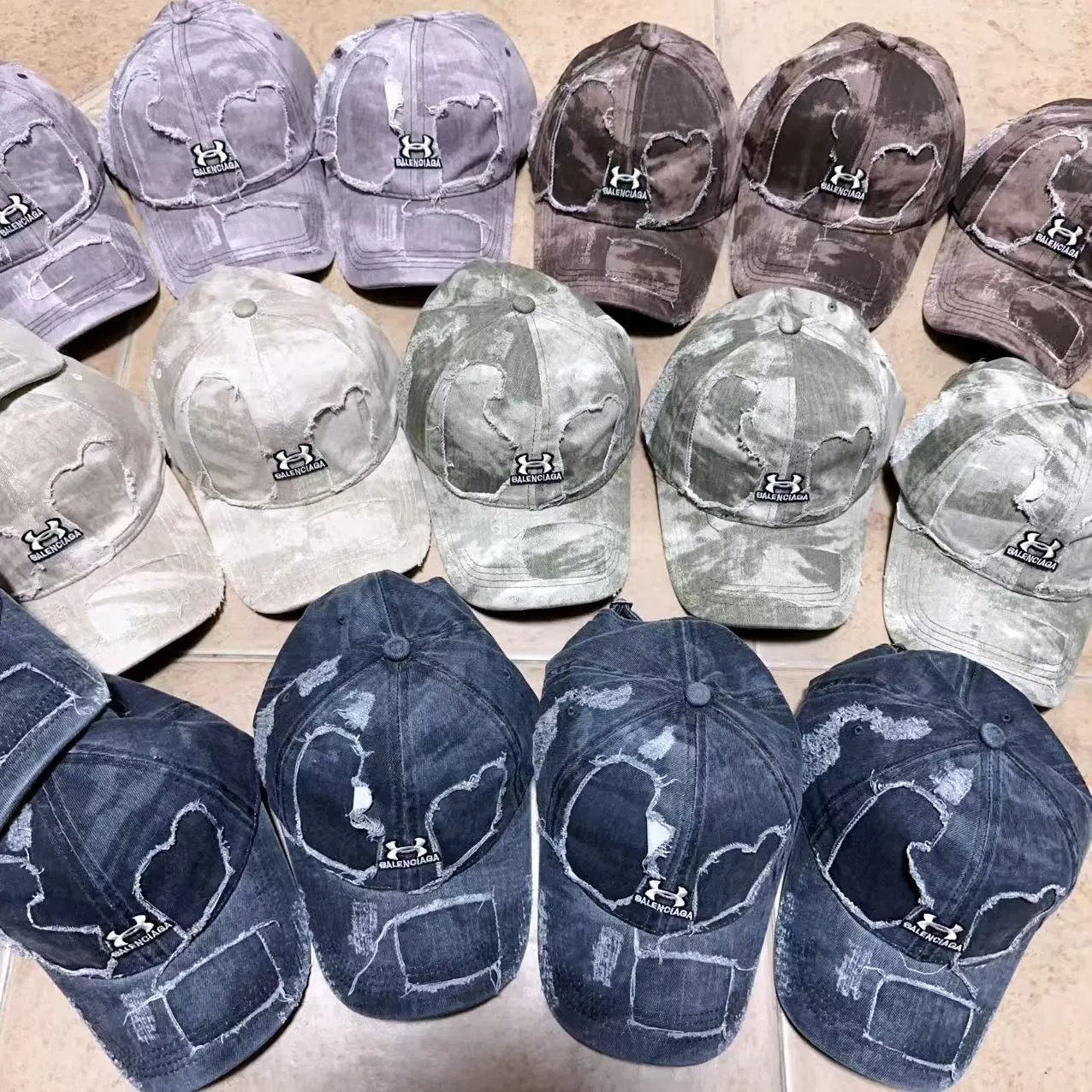Private message for price inquiry! Balenciaga ripped baseball cap