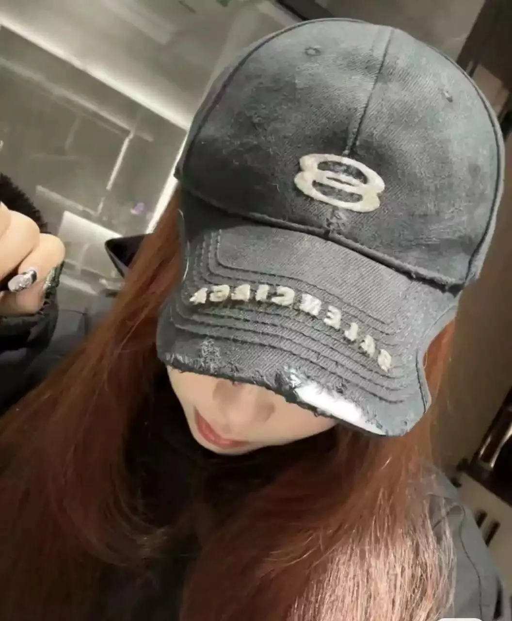 The hottest Balenciaga high version baseball cap