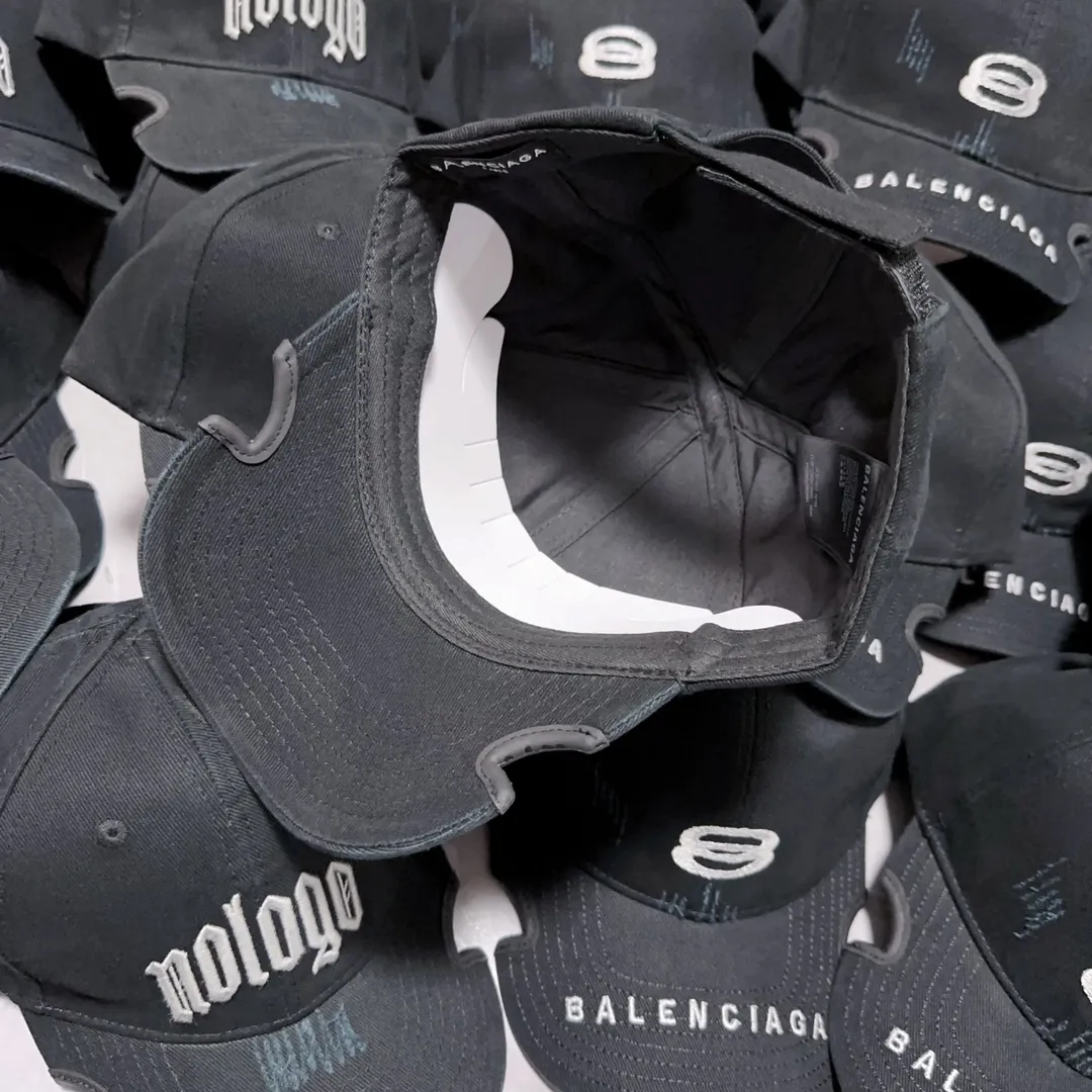 The hottest Balenciaga high version baseball cap